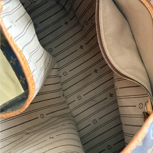 Louis Vuitton Monogram Messenger Bag